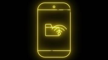 gul neon översikt av en smartphone visning en fil delning ikon uppsättning mot en skarp svart bakgrund video
