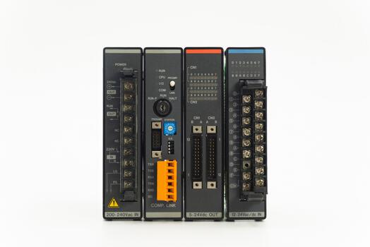 de cerca frente ver de un programable lógica controlador con entrada y salida módulos foto