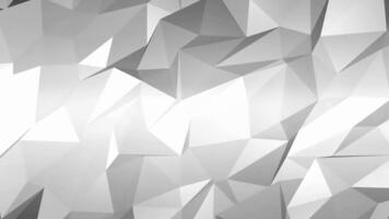 wit laag poly meetkundig oppervlakte gevormd door gelaagde driehoekig vormen onder zacht licht. abstract concept video