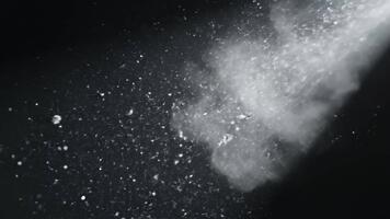 dinamico polvere particelle danza nel un' fascio di luce, la creazione di un' magico e etereo atmosfera per travolgente visivo effetti nel il tuo progetti video