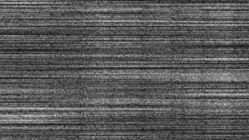 realistico vhs problema tecnico e tremolante effetto con analogico tv rumore, interferenza, su nero schermo, cattivo segnale ricezione 4k rumore e grano con vignetta sfondo animazione video