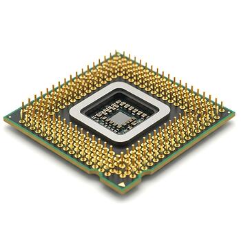un computadora procesador chip con muchos oro patas arreglado alrededor sus cuadrado central unidad foto