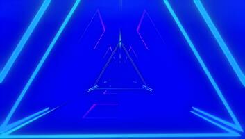 trogen neon tunnel med trianglar och lysande lampor rör på sig framåt- i abstrakt Plats video