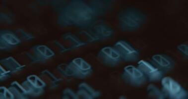 digital binär koda på svart bakgrund video