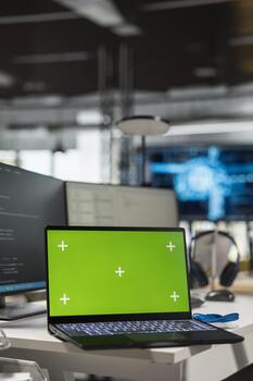 verde pantalla ordenador portátil en vacío ai puesta en marcha oficina usado por programadores edificio escalable soluciones para negocios Bosquejo cuaderno en silicio Valle lugar de trabajo apalancamiento máquina aprendizaje tecnología foto