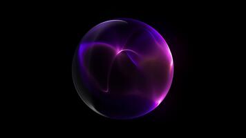 Purper magenta oranje en grijs helling plasma gebied met glad vloeiende golfvormen en zacht glinsterende highlights Aan diep zwart achtergrond. futuristische sci fi digitaal stijl energie bol perfect video