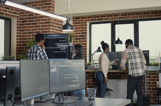 desarrolladores revisión pared pantalla código errores como programadores revisión pared monitor errores, artificial inteligencia código y colaborativo depuración dentro un software oficina. foto