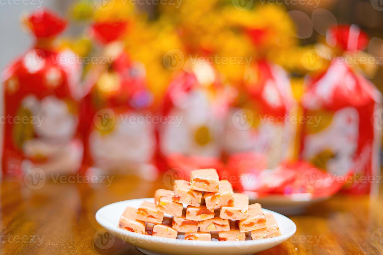 messa a fuoco torrone colorato candy bar close up foto. torrone torrone croccante alla mandorla. messa a fuoco selettiva. foto