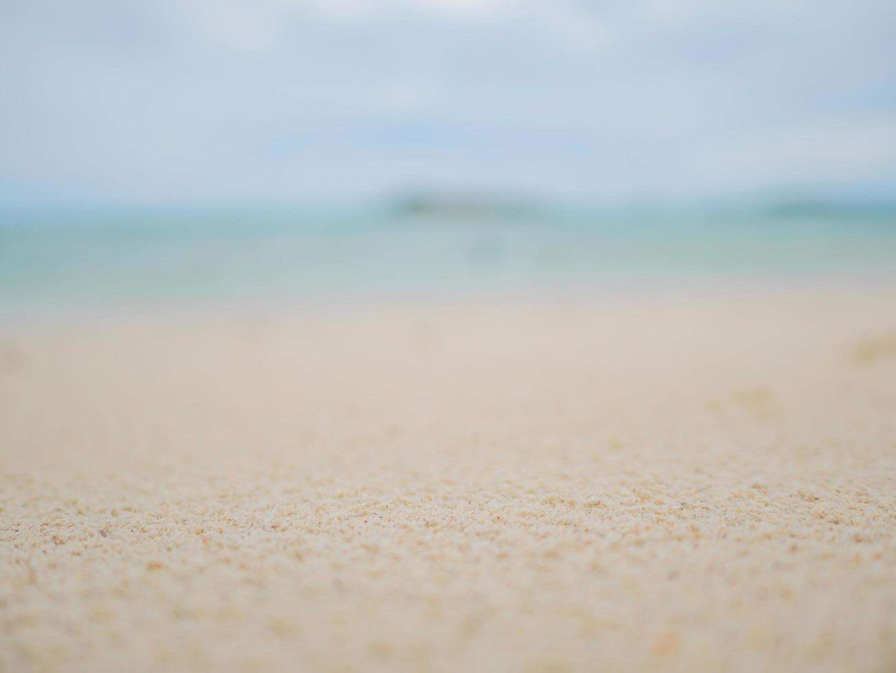 emtry tropicale spiaggia idilliaca sfondo.bellissimo orizzonte infinito con cielo e sabbia bianca.samae san island chonburi thailand.giorno estivo concetto foto