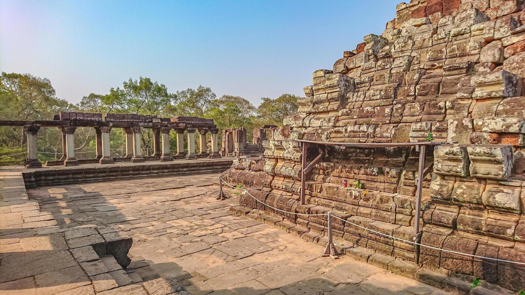 antico castello di pietra ad angkor wat angkor thom, meraviglia del mondo foto