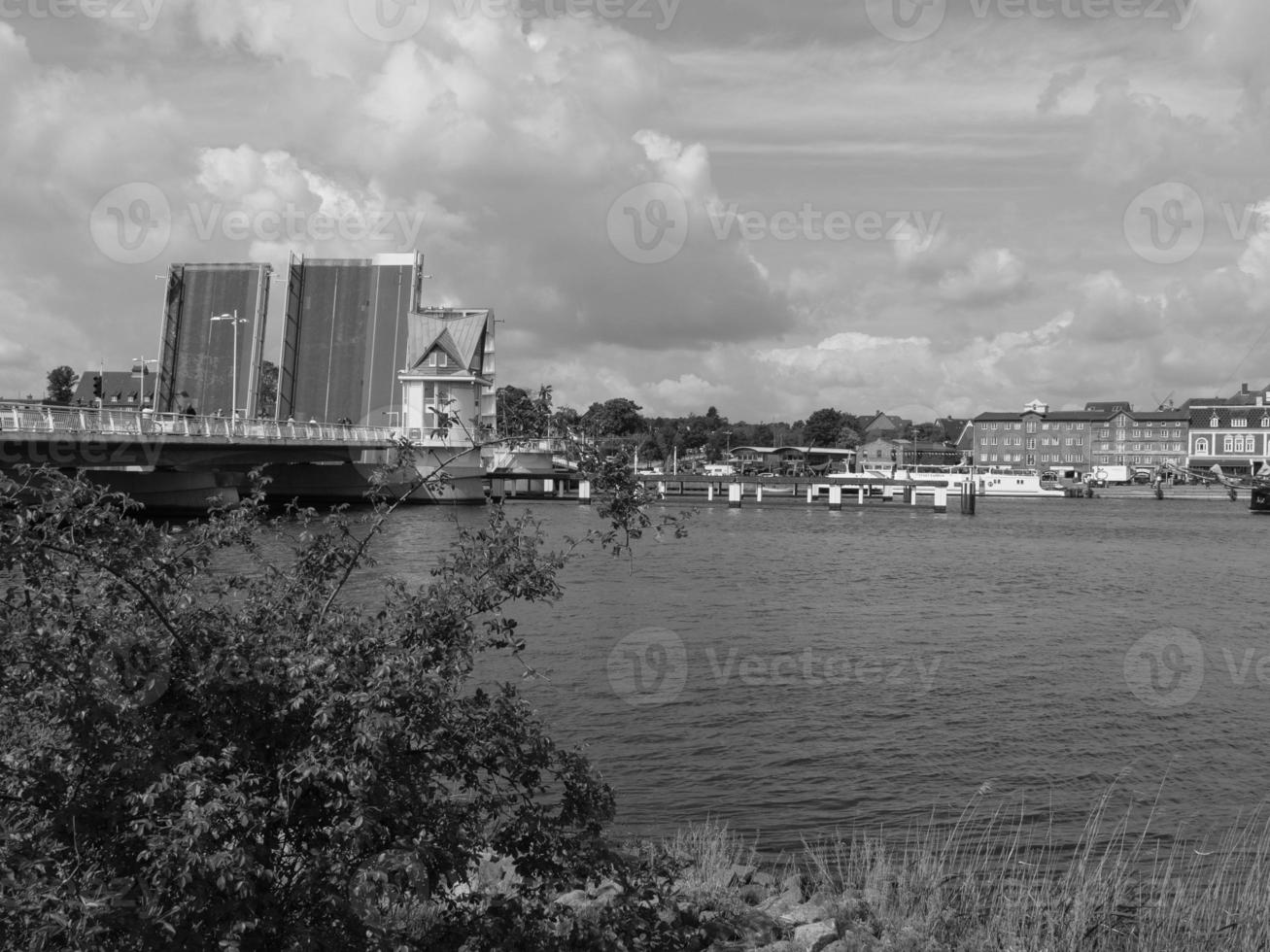 la città di Kappeln sul fiume Schlei foto