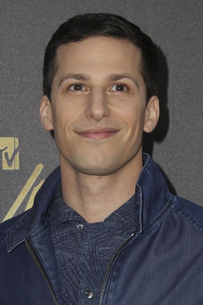 los angeles, 9 aprile - andy samberg ai premi del film mtv 2016 arrivi allo studio dei fratelli Warner il 9 aprile 2016 a burbank, ca foto