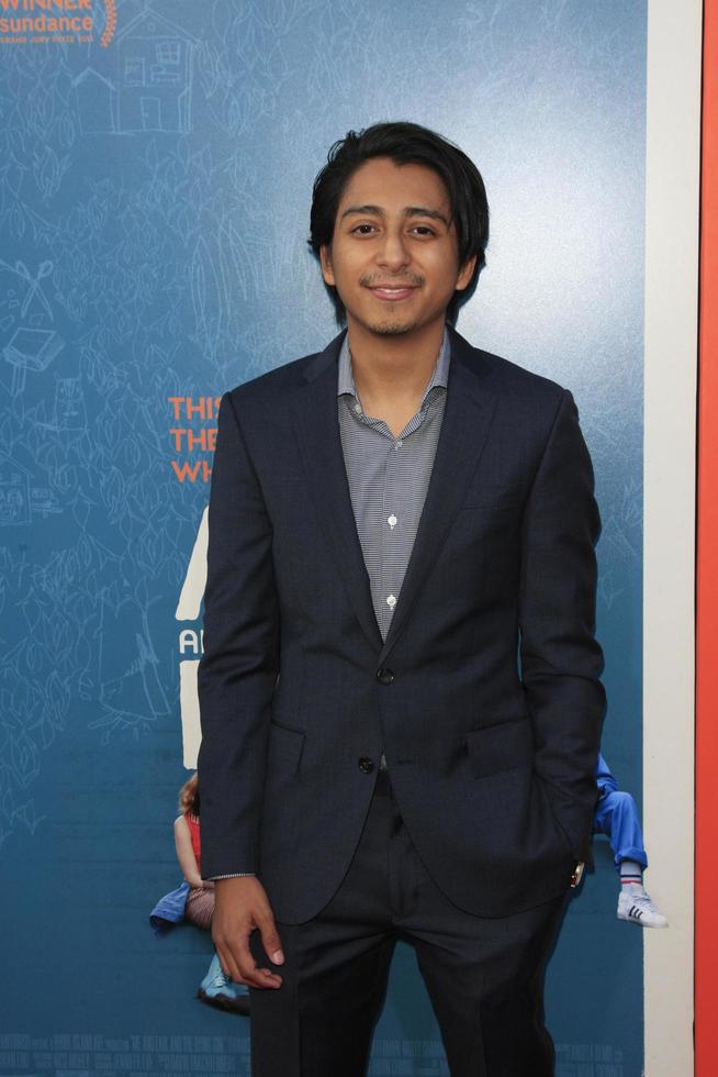 los angeles, 3 giugno - tony revolori al me e conte e la ragazza morente la premiere al teatro Harmony Gold il 3 giugno 2015 a los angeles, ca foto