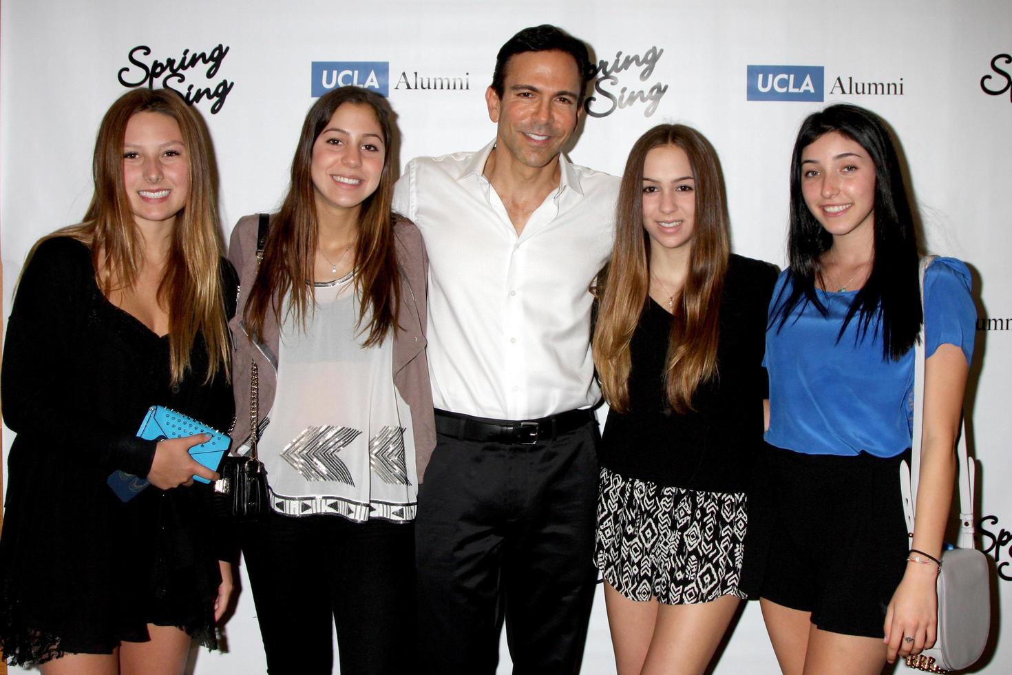 los angeles, 16 maggio - dr bill dorfman all'ucla s spring sing 2014 al pauley pavilion ucla il 16 maggio 2014 a westwood, ca foto