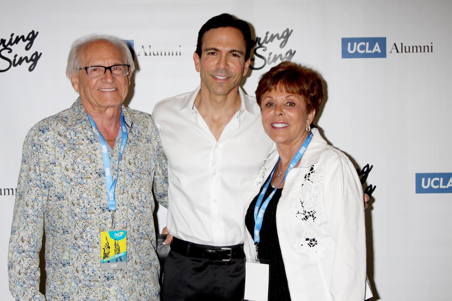 los angeles, 16 maggio - dr bill dorfman, genitori all'ucla s spring sing 2014 al pauley pavilion ucla il 16 maggio 2014 a westwood, ca foto