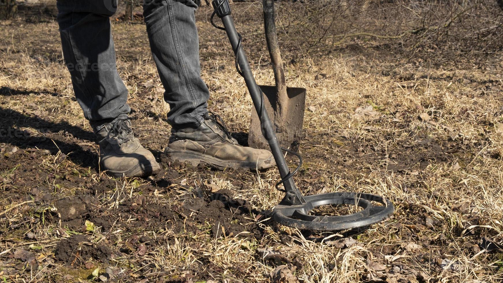 strumento di sminamento, metal detector e pala da miniera 10139906 Stock  Photo su Vecteezy