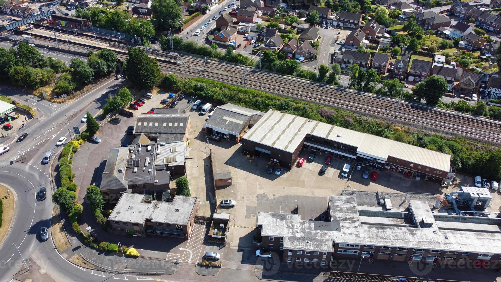 riprese ad alto angolo di vista aerea della città di luton in inghilterra foto