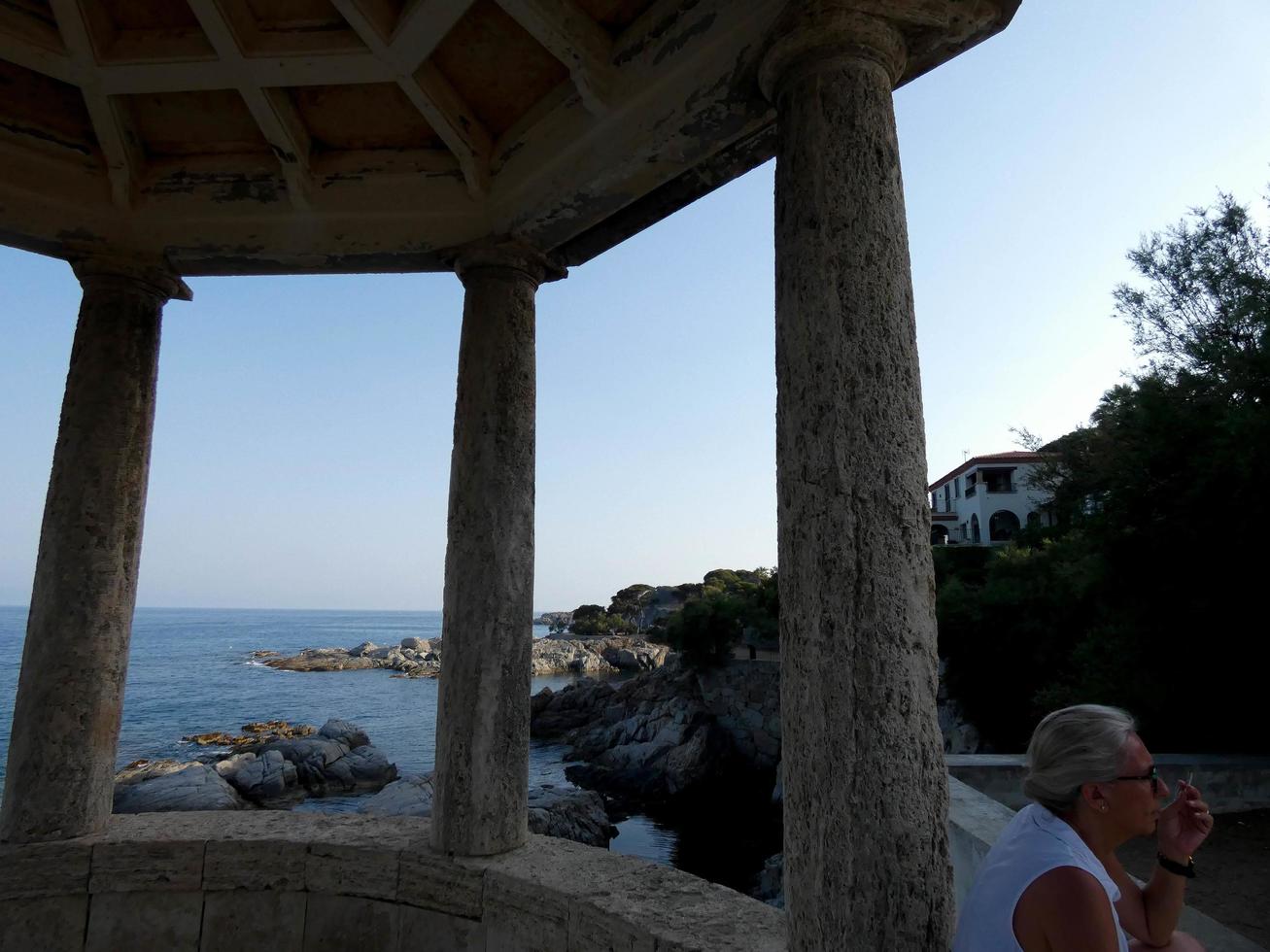 rotatoria sulla litoranea di s'agaro sulla costa brava foto