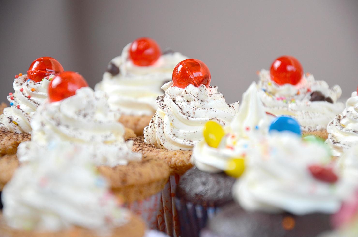 cupcakes, con panna foto