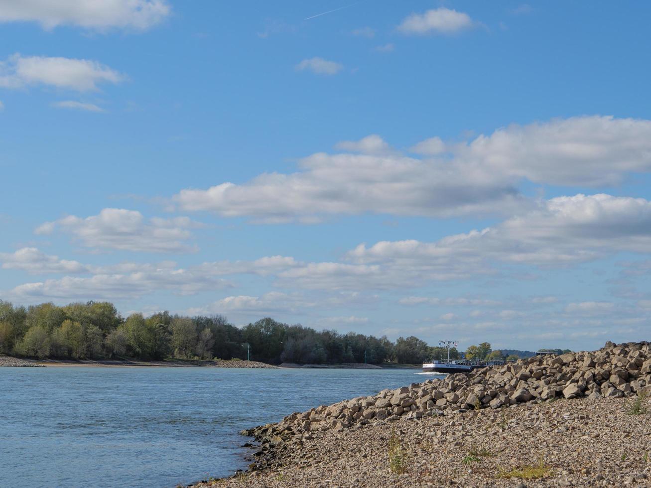 il fiume Reno vicino a Wesel foto