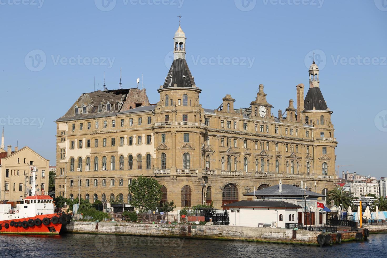 stazione ferroviaria di haydarpasa a istanbul foto