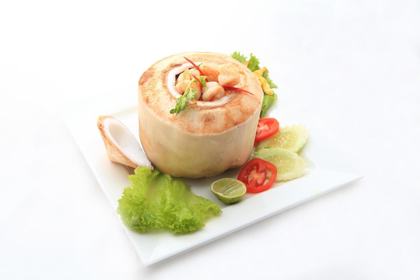 cibo tailandese tom yum frutti di mare foto