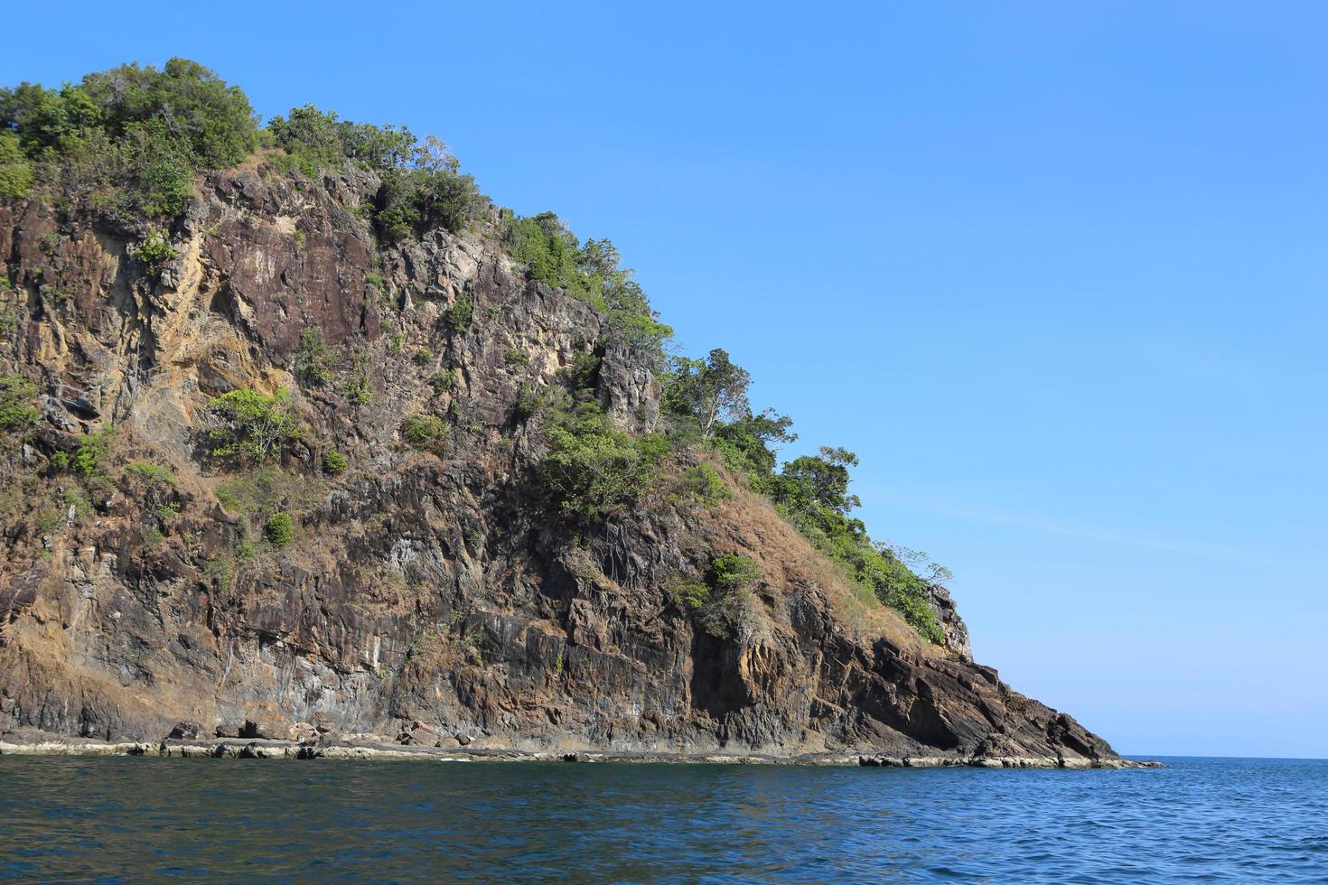 piccola isola con bellissimo mare foto