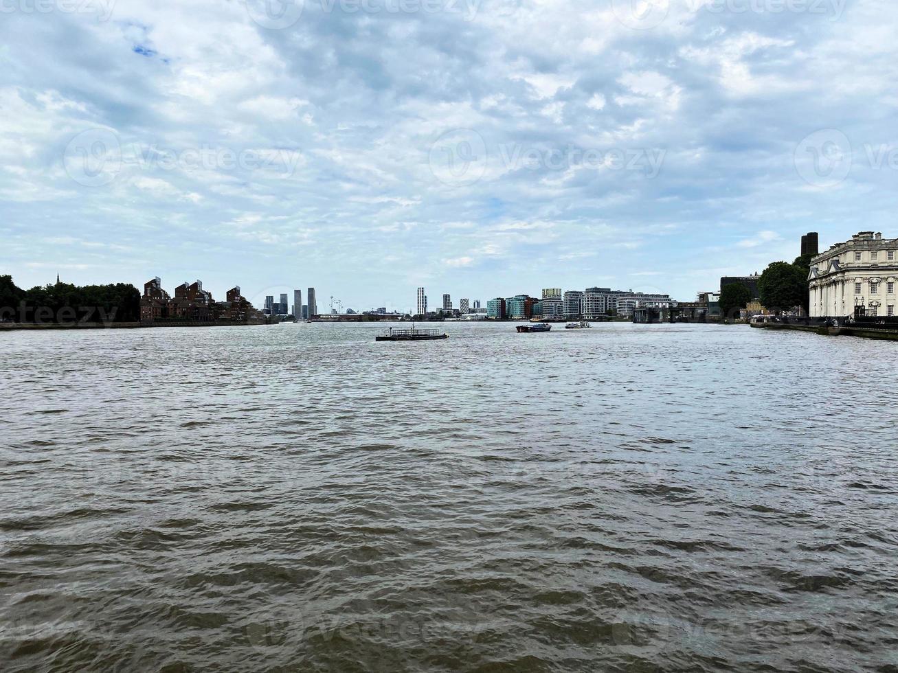 una vista del fiume Tamigi a Greenwich a Londra foto