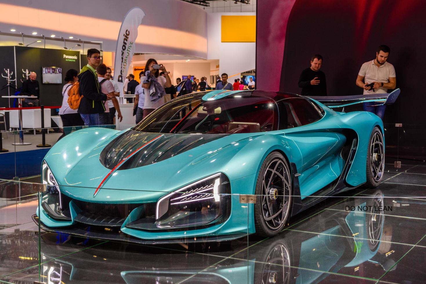 francoforte, germania - settembre 2019 blu azzurro hongqi s9 - supercar elettrica con 1400 CV dalla cina, mostra automobilistica internazionale iaa foto