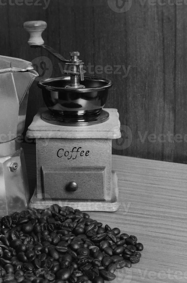 la pellicola fotografica 135 in bianco e nero caffè torrefatto aspetto vintage come sfondo. foto