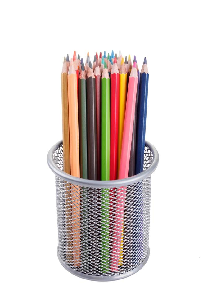 matite colorate in un cestino foto