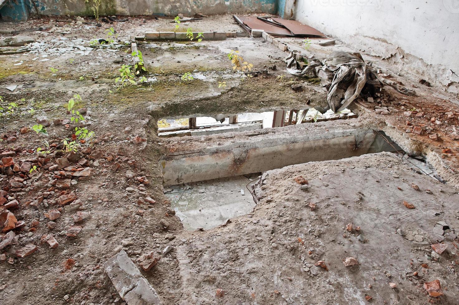 interno industriale di una vecchia fabbrica abbandonata. foto