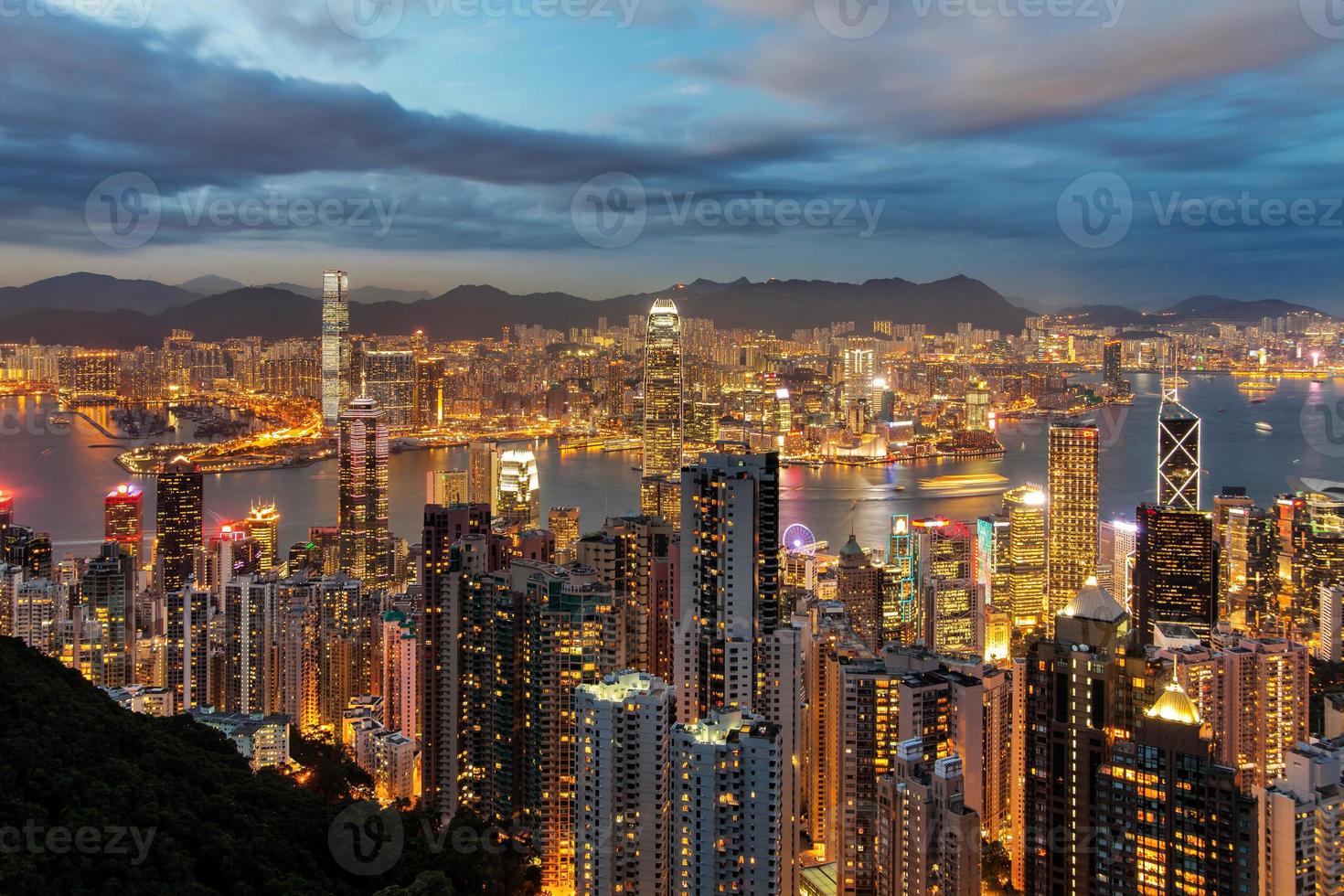 Hong Kong skyline di notte. foto