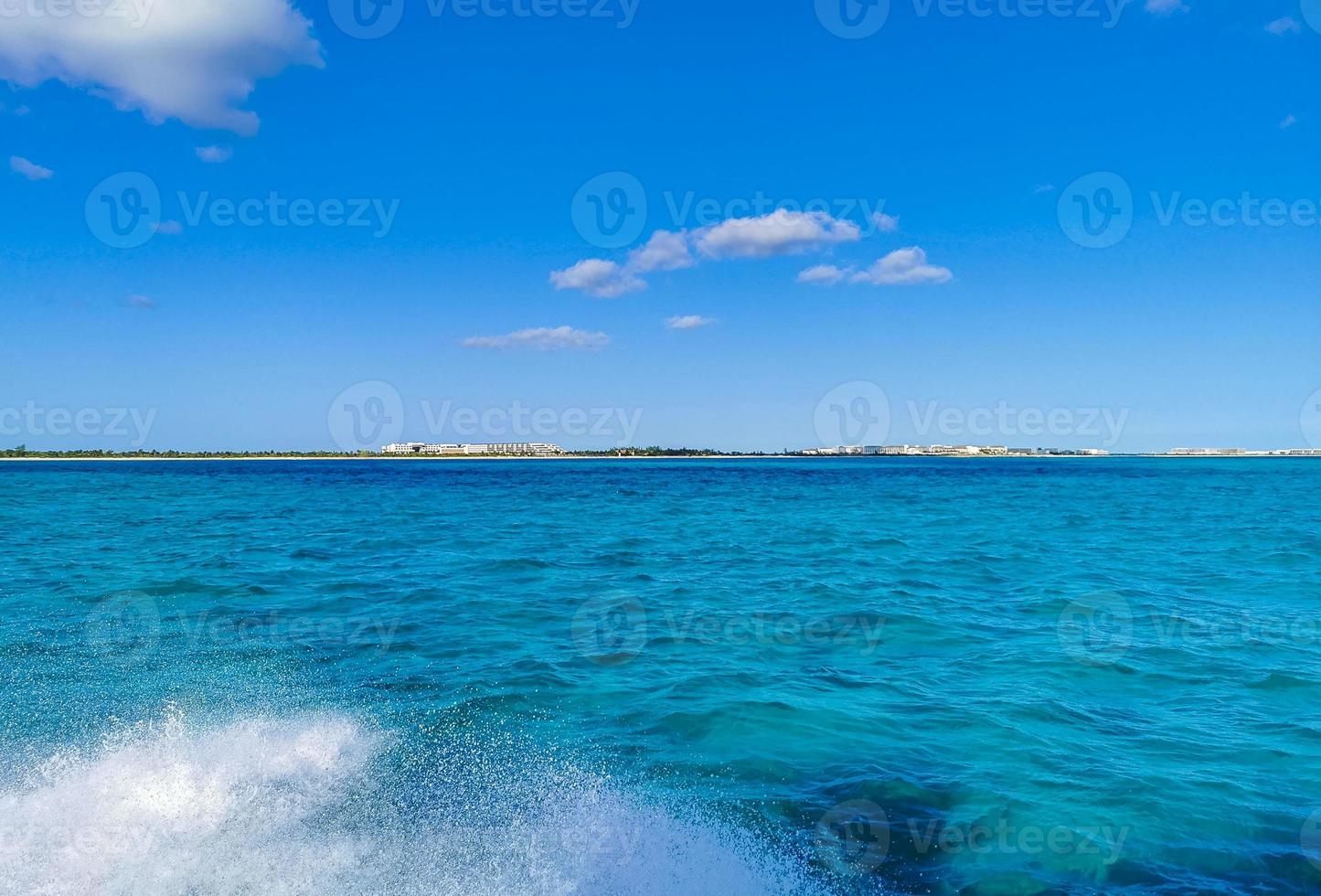 gita in barca da cancun messico all'isola di mujeres contoy squalo balena. foto