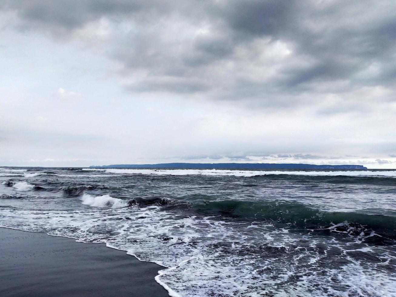 spiaggia il sole ha tramontato il relax dell'oceano foto