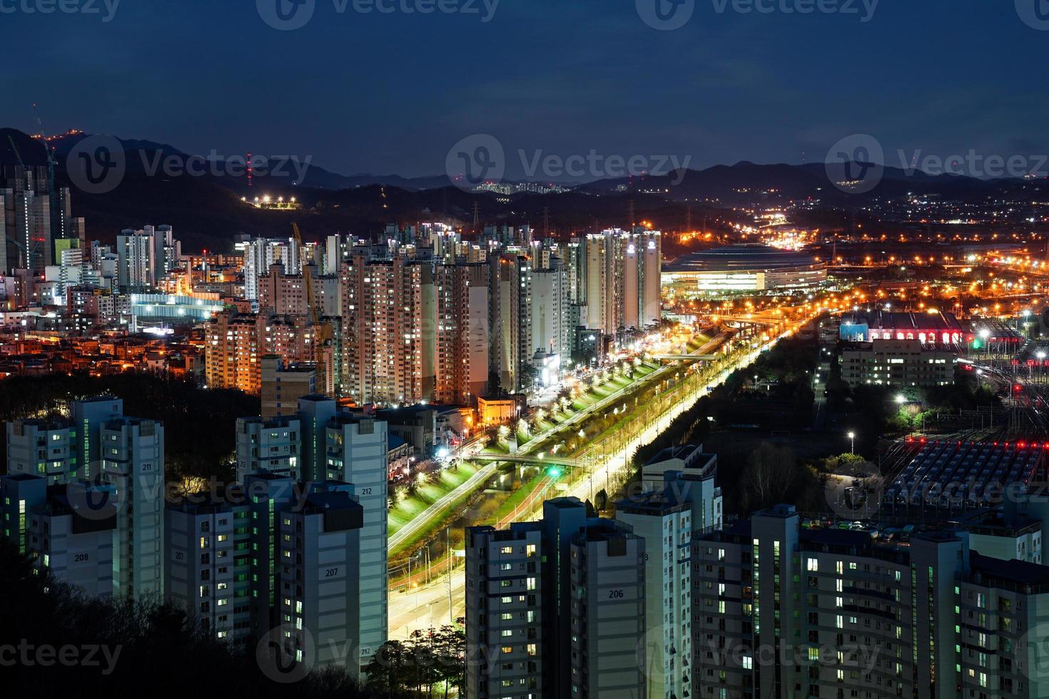 vista notturna intorno a guro-gu, seoul foto