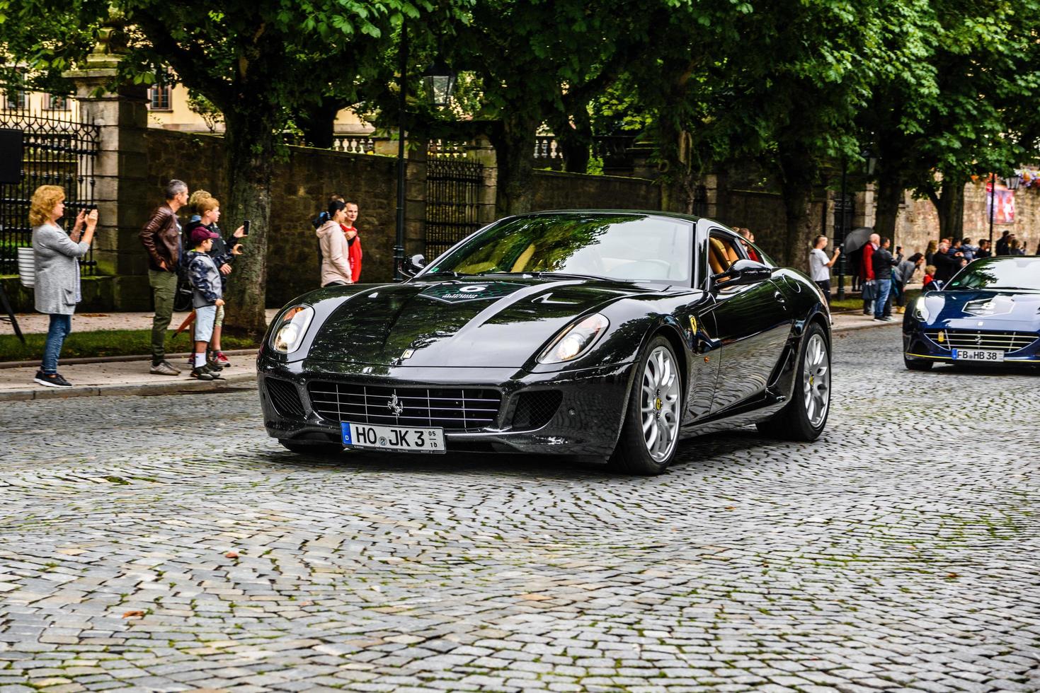 Germania, fulda - luglio 2019 nero ferrari California genere f149 coupe è un' mille dollari turismo gli sport auto prodotta di il italiano settore automobilistico fabbricante ferrari. esso è un' due porte difficile superiore convertibile. quando o foto