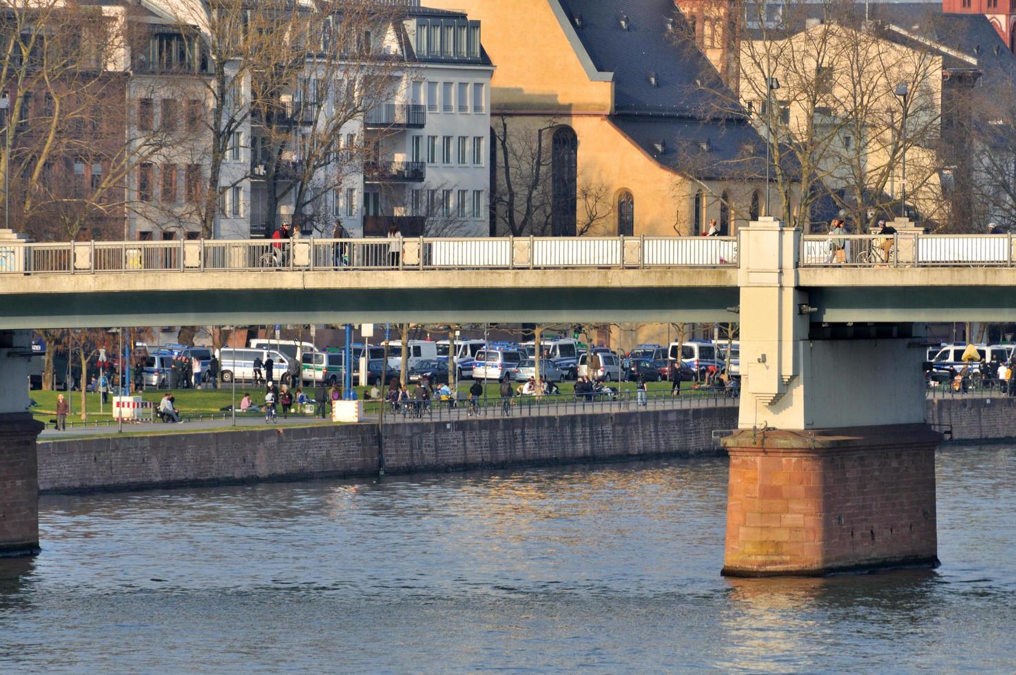 francoforte, germania - 18 marzo 2015 auto della polizia, blocco dimostrativo foto