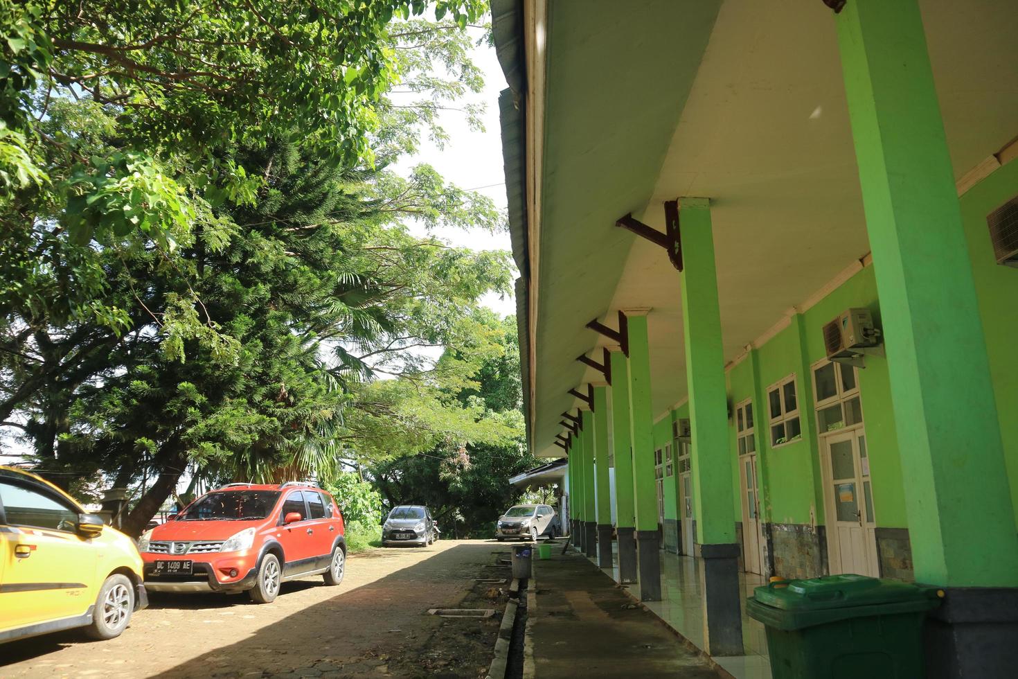 il bellissimo atmosfera di ulumanda villaggio quale ha molto semplice case e amichevole persone foto