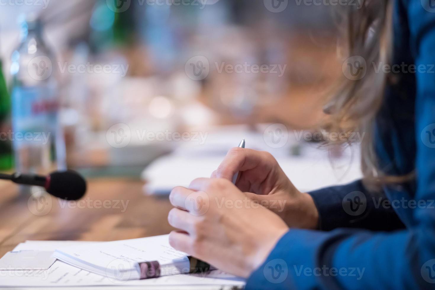 vicino su di attività commerciale persone assunzione Appunti foto