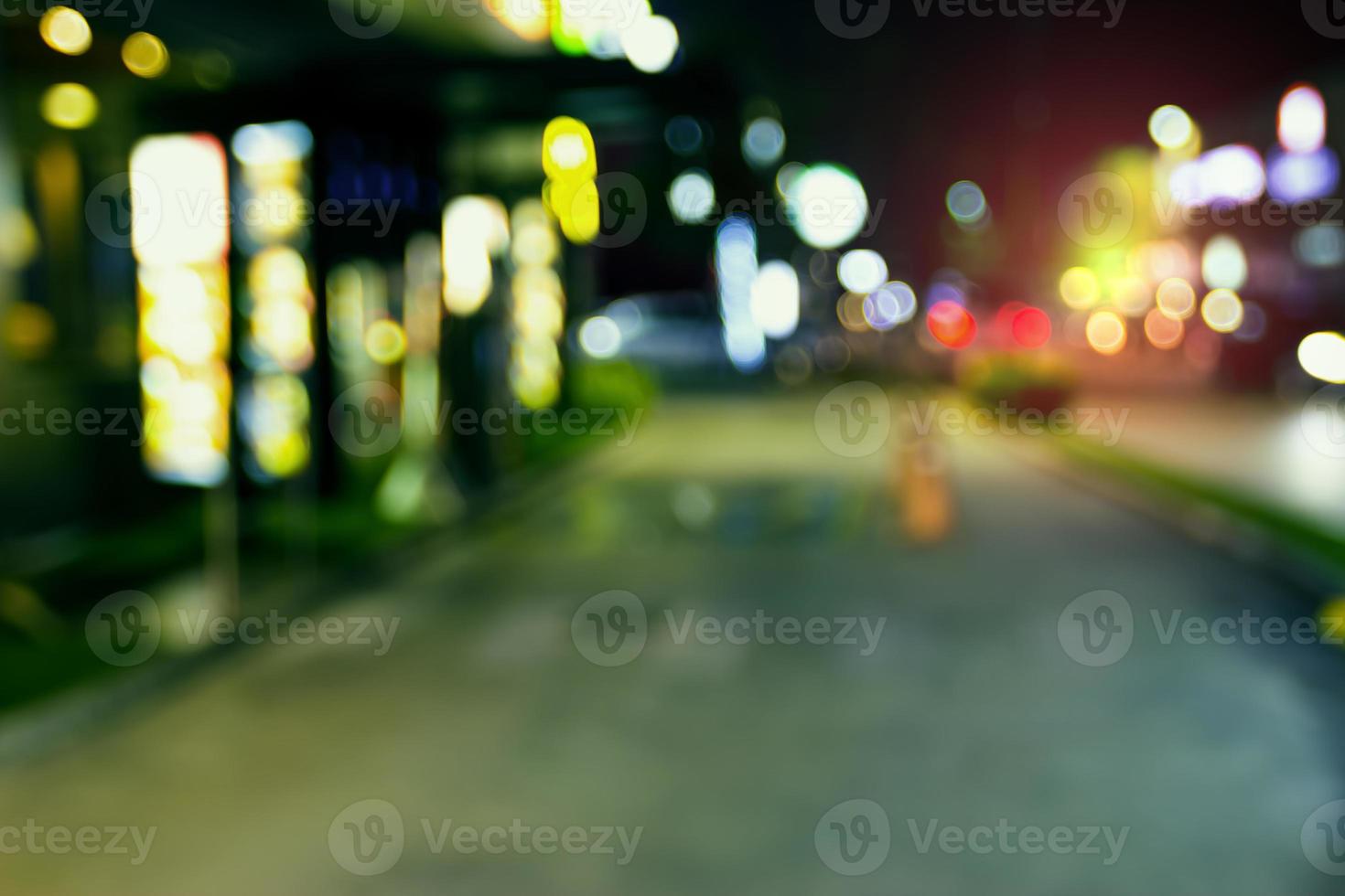 astratto circolare sfocatura bokeh di auto nel urbano foto