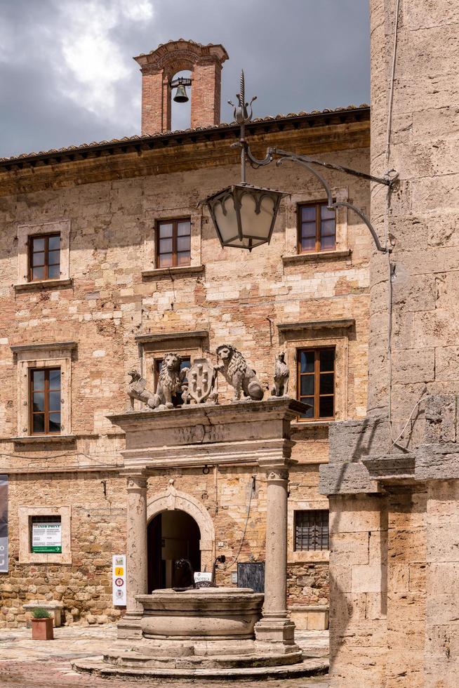 montepulciano, Toscana, Italia - Maggio 17. turista informazione edificio nel montepulciano Italia, Toscana su Maggio 17, 2013 foto