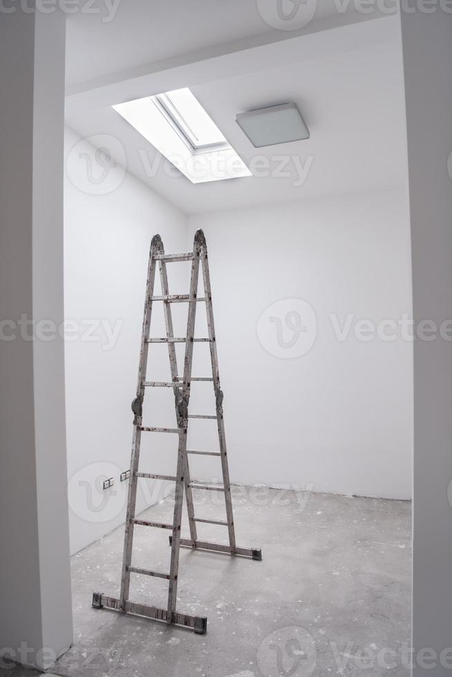 scala nel interno di appartamento foto