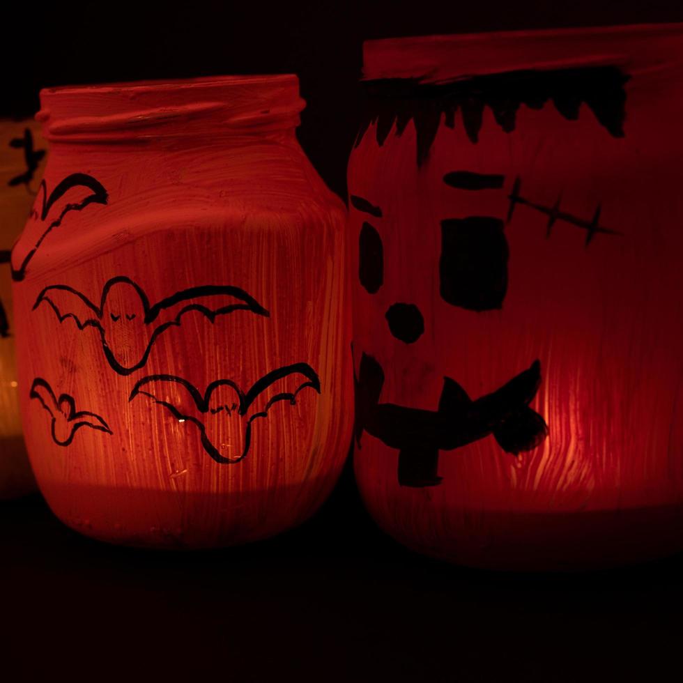 dipinto vaso decorazione per Halloween, figli di mestieri per il Halloween vacanza. foto