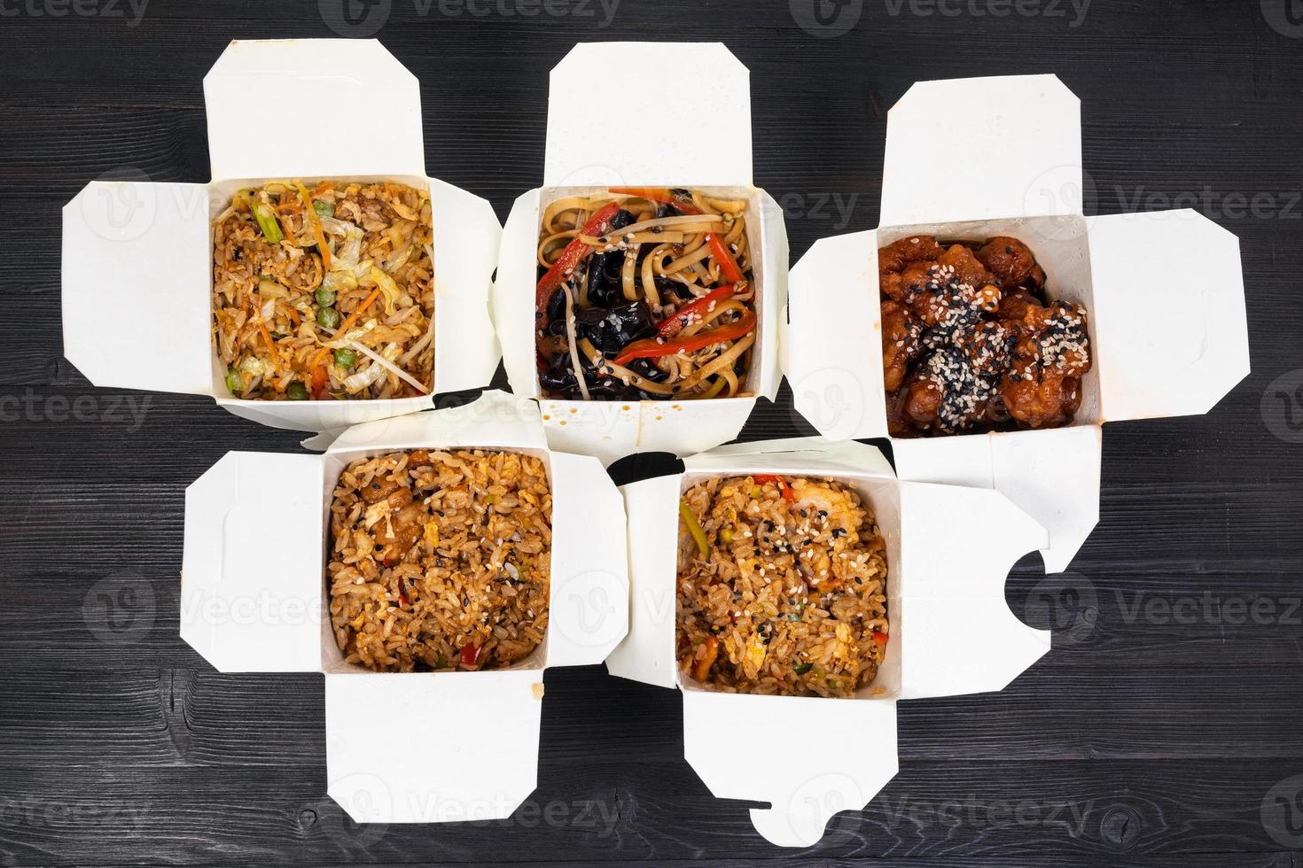 superiore Visualizza di monouso scatole con Cinese Fast food foto