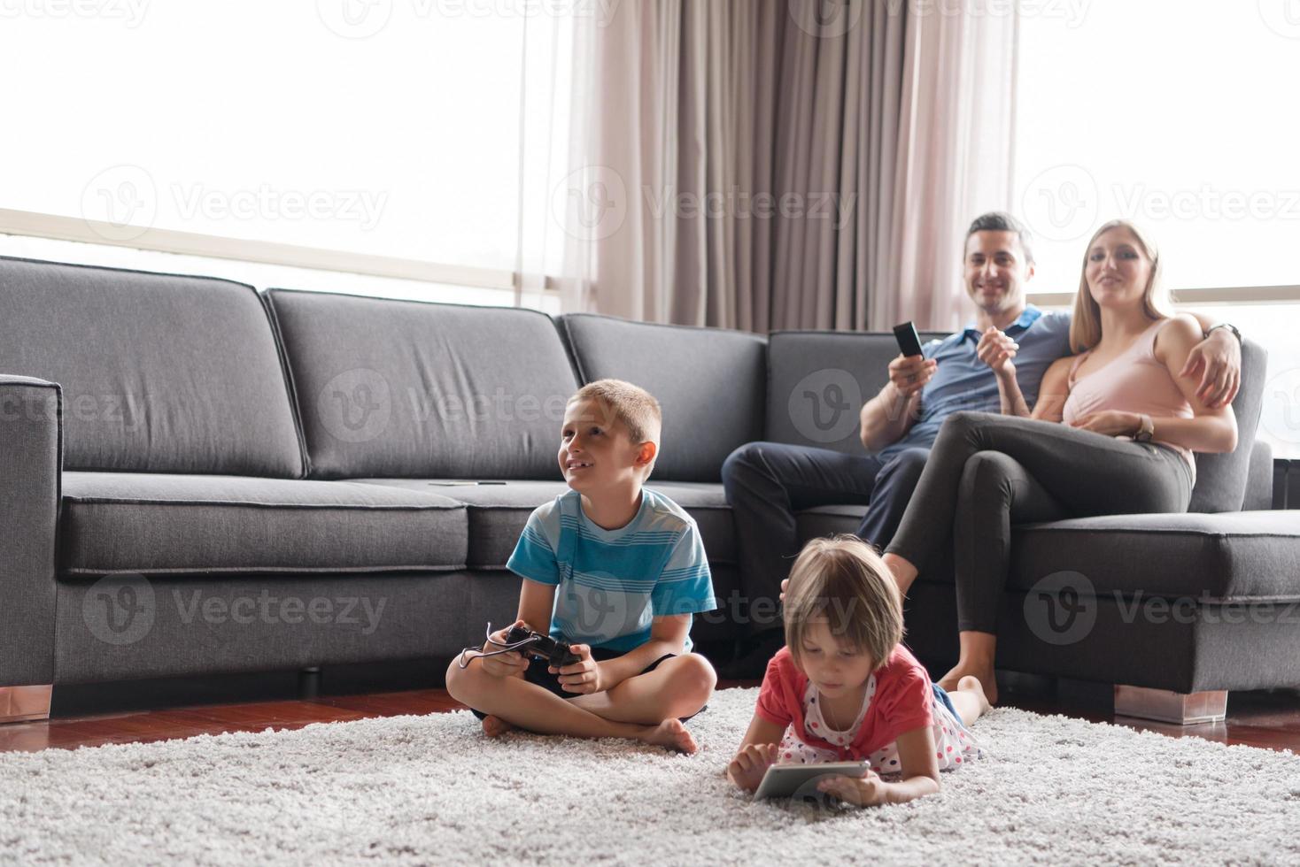 coppia la spesa tempo con bambini foto