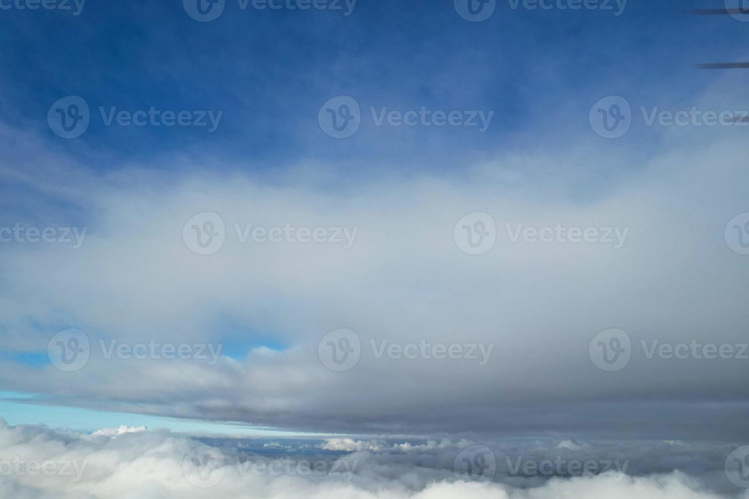 maggior parte bellissimo aereo Visualizza di nuvole nel il mattina foto