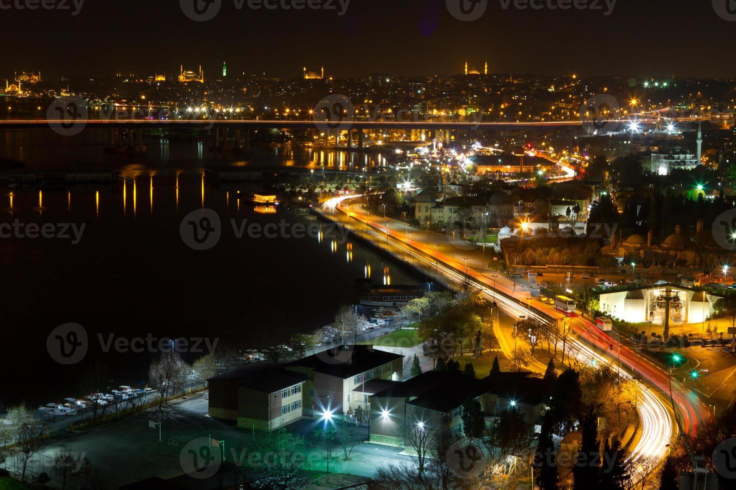 notte Visualizza di Istanbul a partire dal pierre loti collina foto