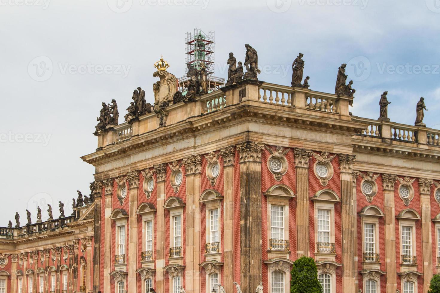 il nuovo palazzo del parco reale di sanssouci a potsdam, in germania foto