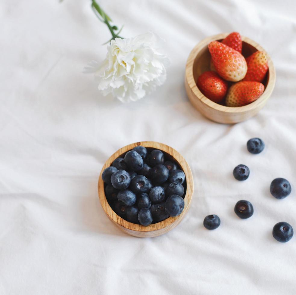 fresco mirtillo e fragola a partire dal il azienda agricola servendo per letto per prima colazione foto